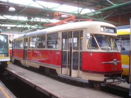 Tramvaj T2 č. 133 ve vozovně Slovany (foto: Lec, 28.6. 2013)
